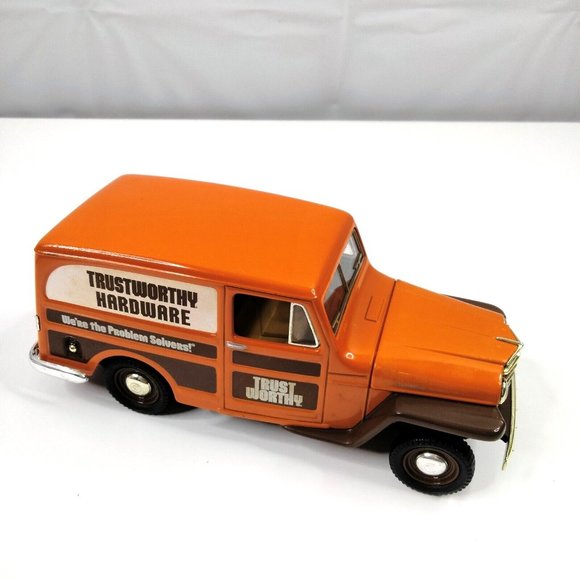 Liberty Classic 1953 Jeep Willys‎ Trustworthy Hardware 10 Annv 1/25 Diecast Bank - Picture 2 of 16